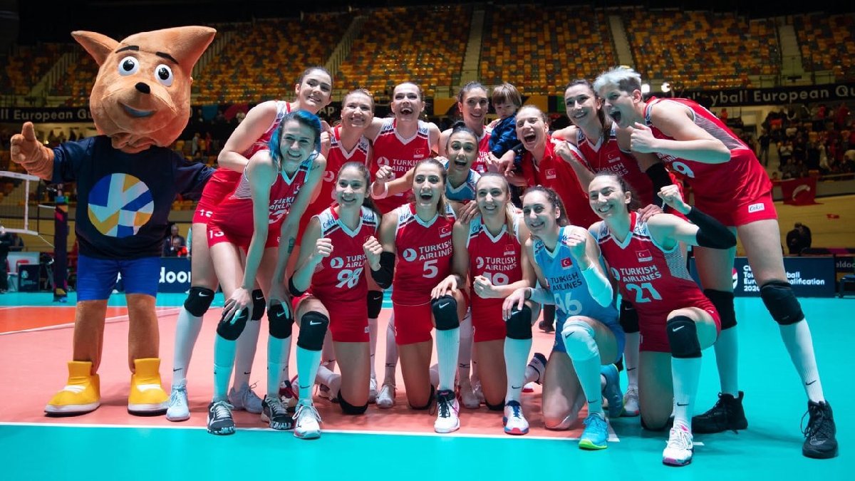 Türkiye Kadın Milli Voleybol Takımı Tokyo Olimpiyatları nda Yurtsever