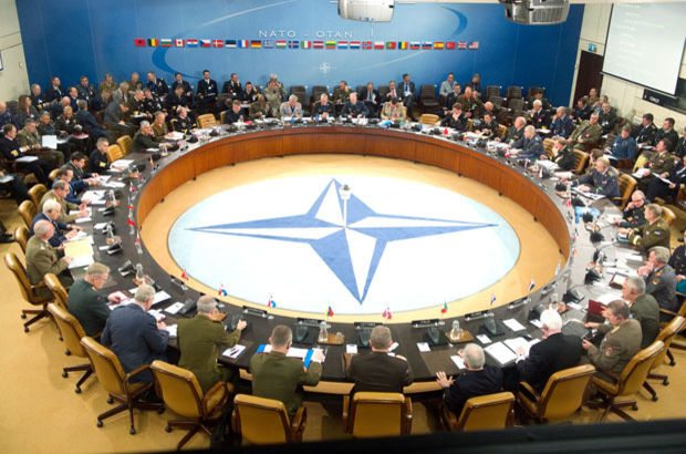 17 Ekim 1951 - Türkiye'nin NATO'ya katılmasıyla ilgili protokol Londra'da imzalandı.