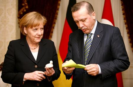 Avrupa Birliği ve Merkel'den Erdoğan'a Can Simidi mi?