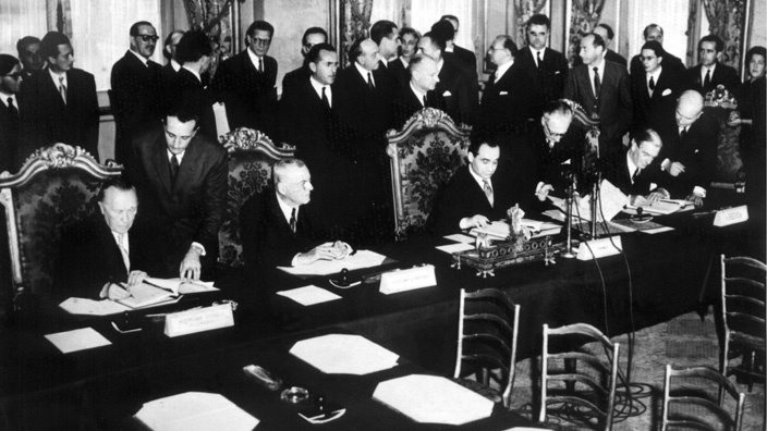 23 Ekim 1954 - Paris Antlaşması imzalandı.