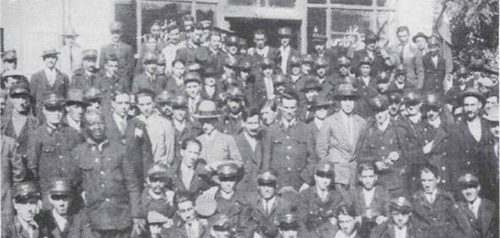 8 Ekim 1908 – Ta'til-i Eşgal Cemiyetleri Hakkında Kanun-ı Muvakkat yürürlüğe girdi.