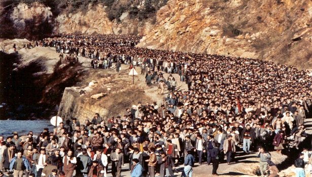 30 Kasım 1990 Zonguldak'ta Büyük Madenci grevi başladı.