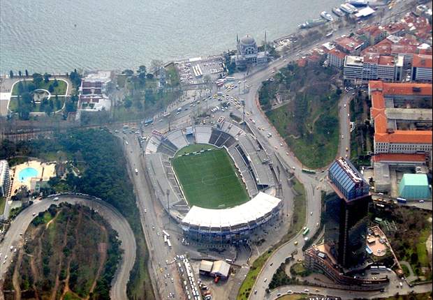 27 Kasım 1947 - İstanbul İnönü Stadyumu açıldı. İlk maç Beşiktaş ile İsveç'in AIK Solna takımları arasında oynandı