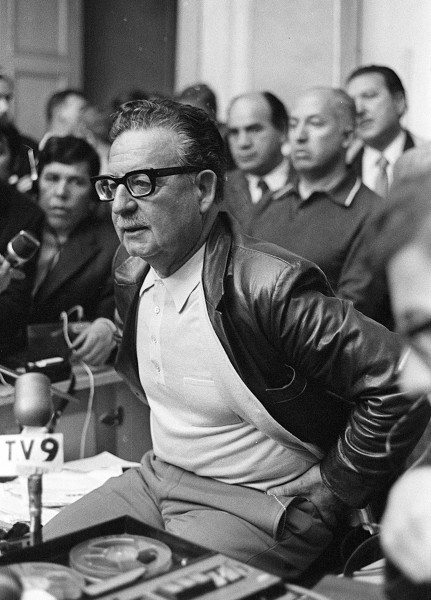 4 Kasım 1970 Salvador Allende Şili Devlet Başkanı oldu.