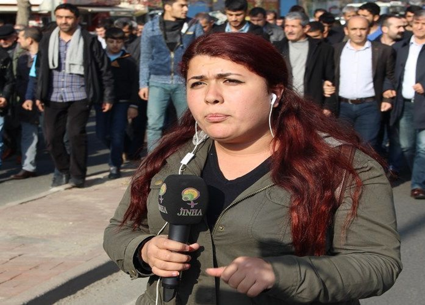 JİNHA muhabiri Beritan Canözer tutuklandı