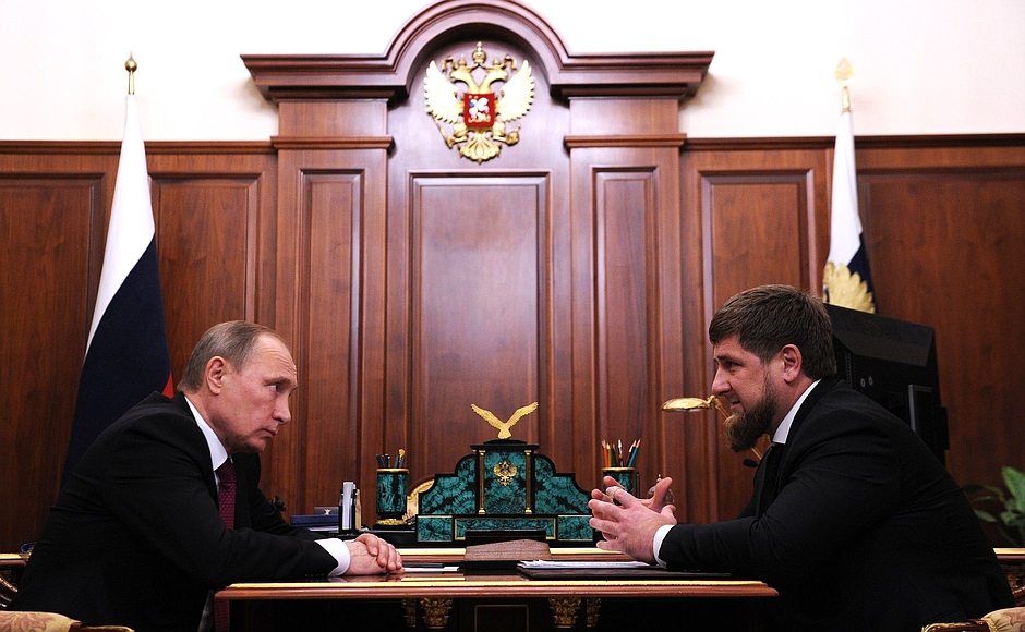 Kremlin, Putin ve Kadirov'un fotoğraflarını yayınladı