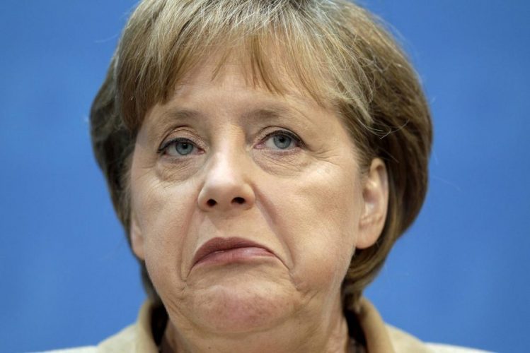 Merkel hem nalına hem mıhına