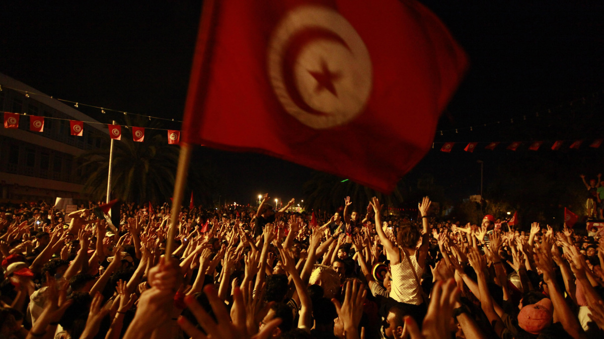 ANALİZ | Diplomalı işsizler Tunus'u sallıyor