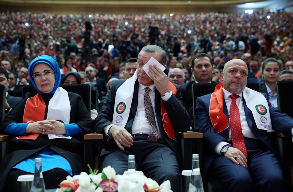 VİDEO | Yandaş sendika Erdoğan'ı ağlattı