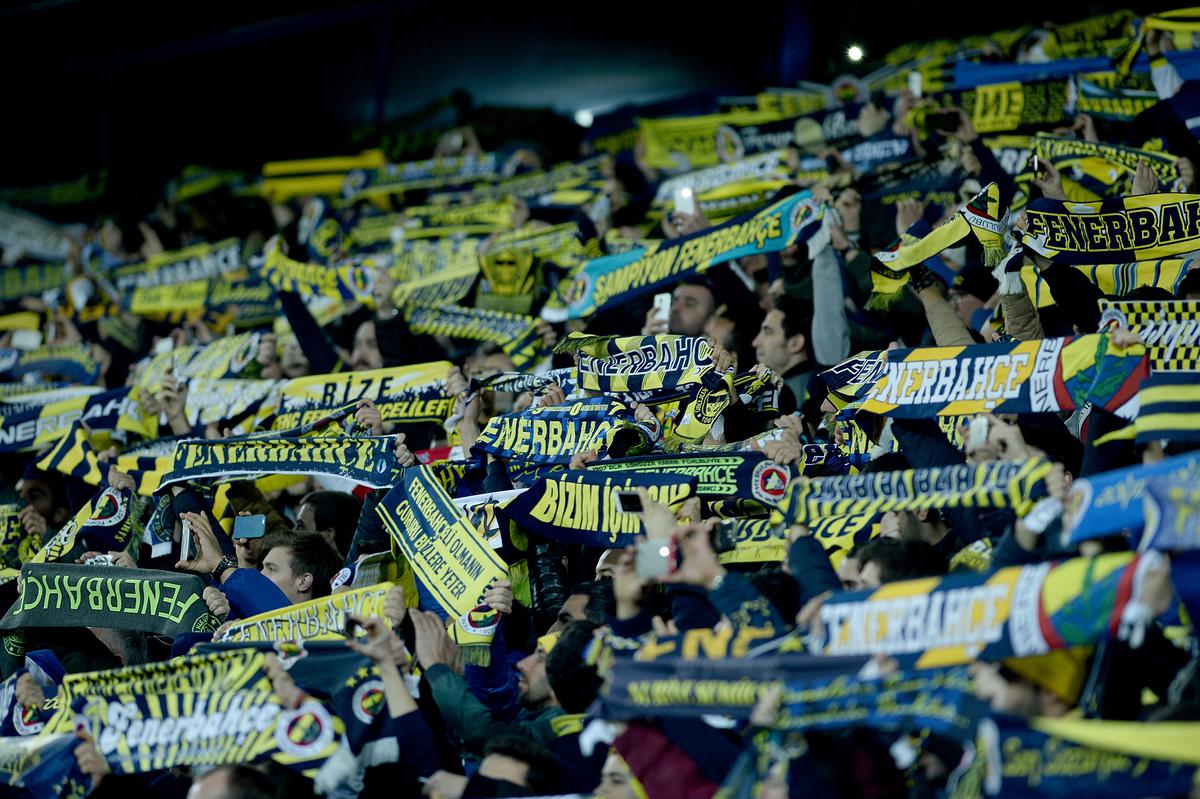 VİDEO | Fenerbahçe tribünleri tek yürek: Kalbimiz kapkara seninleyiz #Ankara