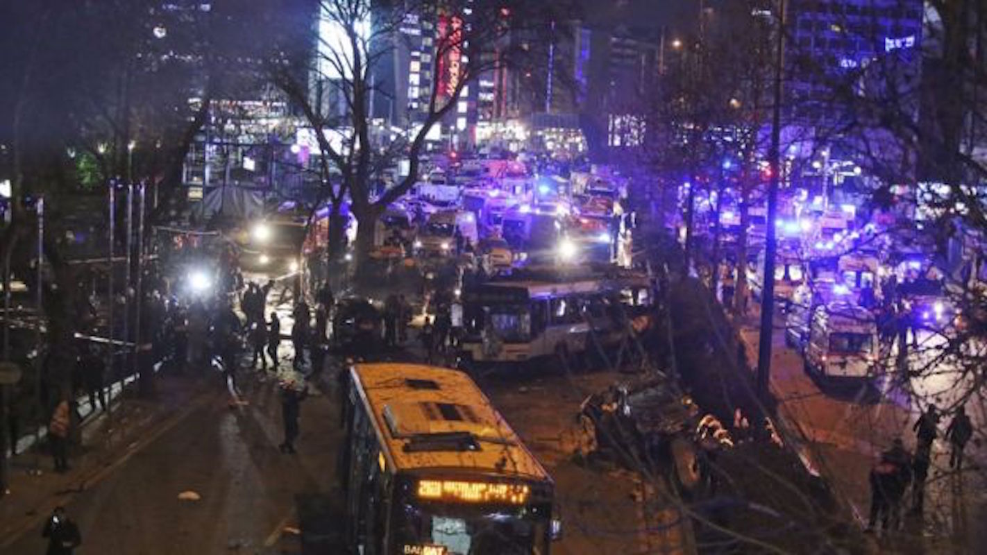#Ankara #Kızılay saldırısı: Efkan Ala ve Mehmet Müezzinoğlu açıklama yaptı