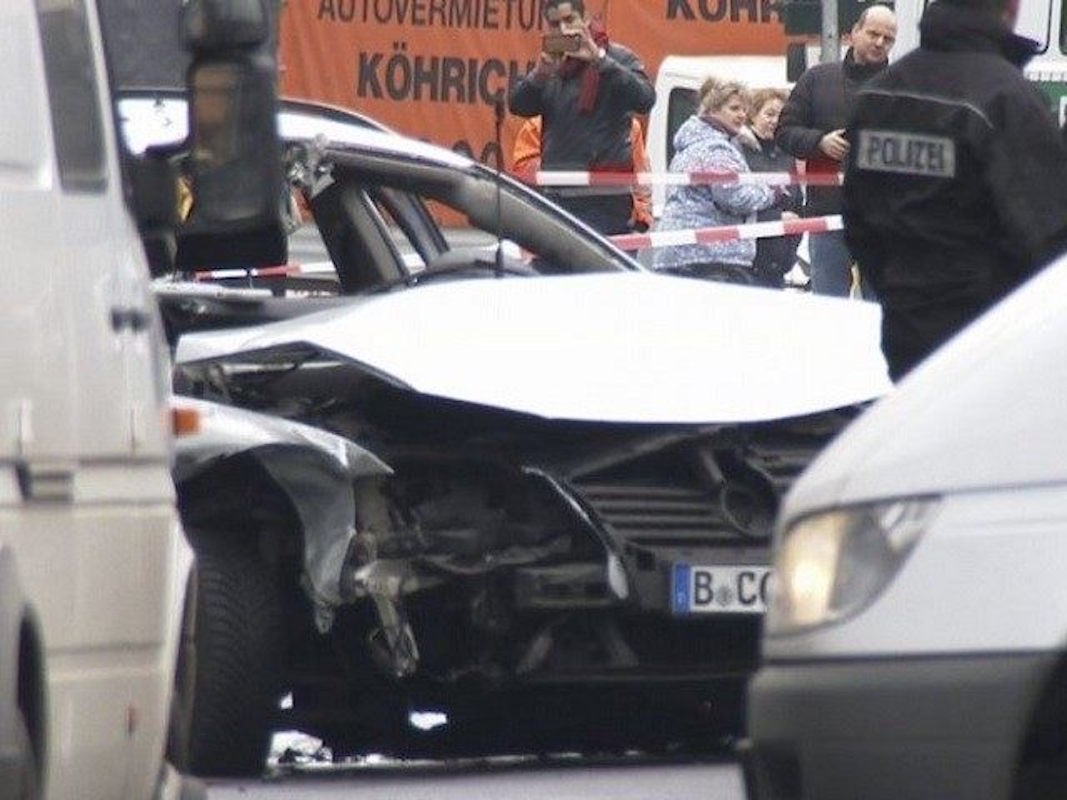 Berlin'de patlama: Bombayla patlatıldığı düşünülen aracın sürücüsü hayatını kaybetti