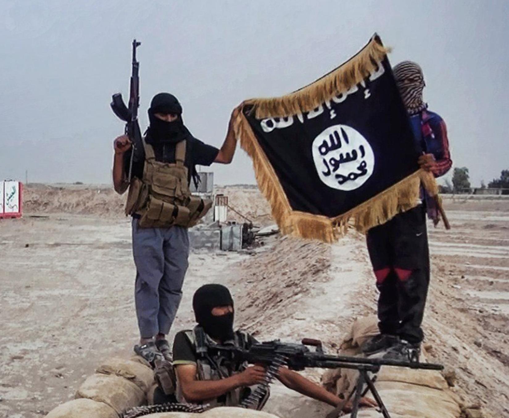 IŞİD'den intihar saldırısı: Biri general 10 asker hayatını kaybetti