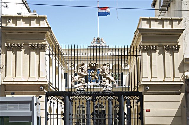Hollanda'nın İstanbul Başkonsolosluğu kapatıldı