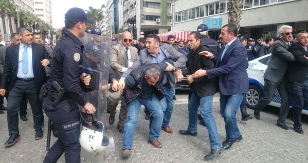 Davutoğlu protestosunda 15 işçi gözaltında