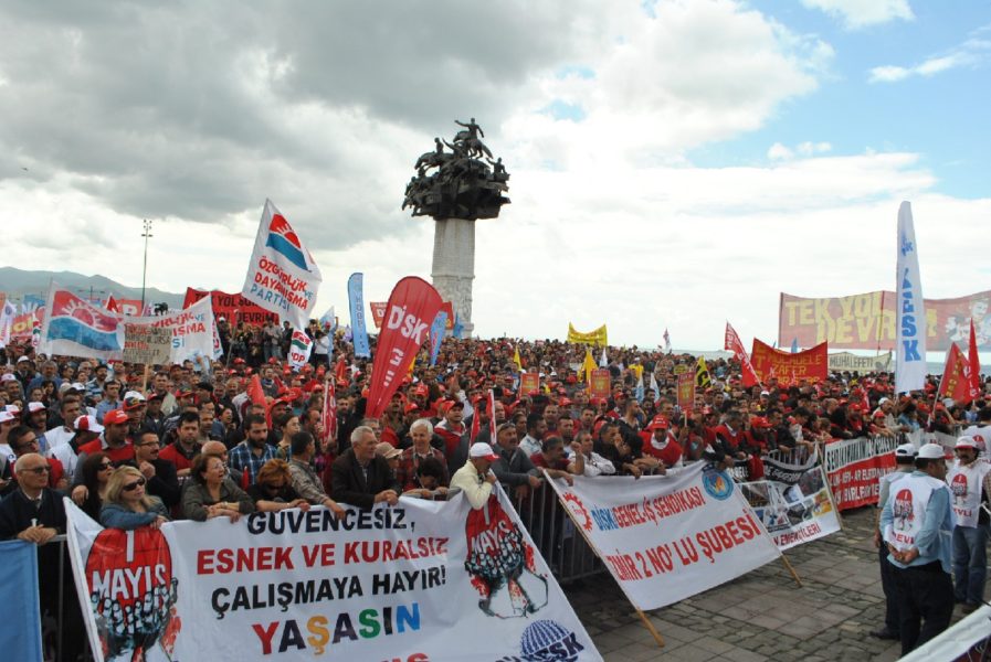İzmir'de 1 Mayıs  Gündoğdu Meydanı'nda kutlanacak