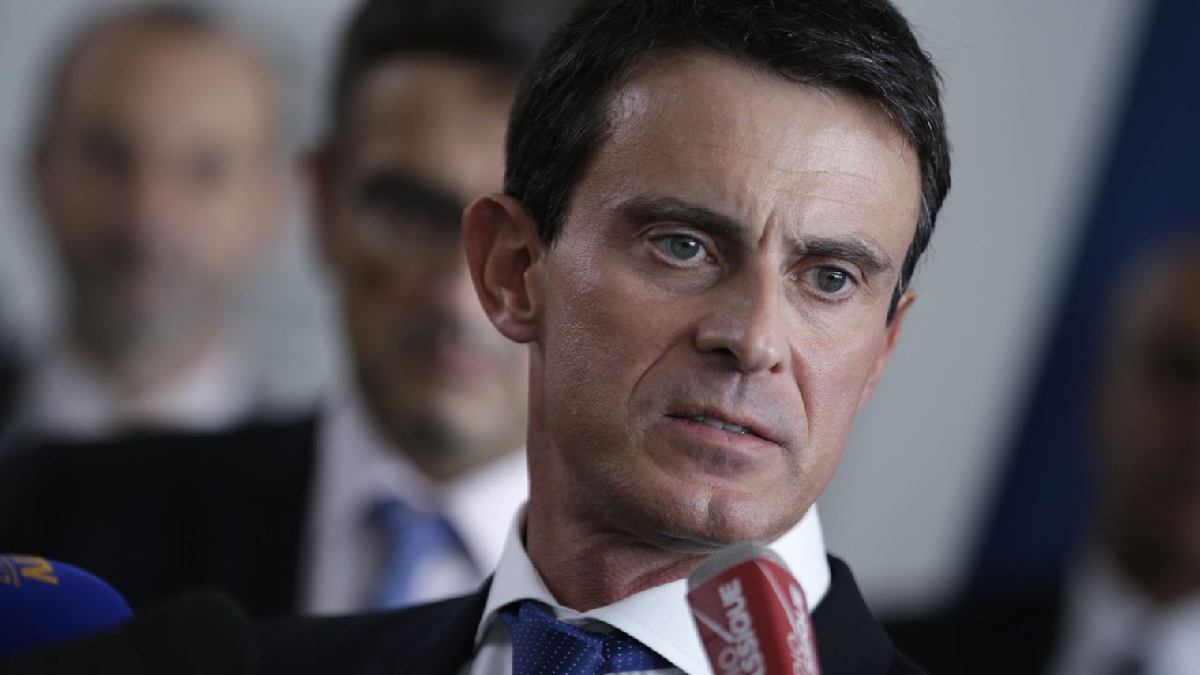 Fransa Başbakanı Valls: Üniversitede başörtüsü yasağından yanayım