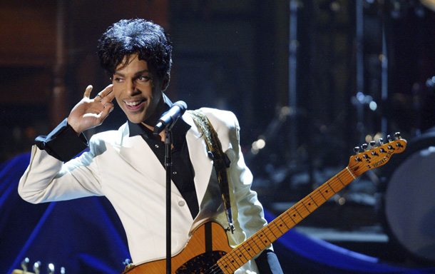 Prince'in cenazesi yakıldı