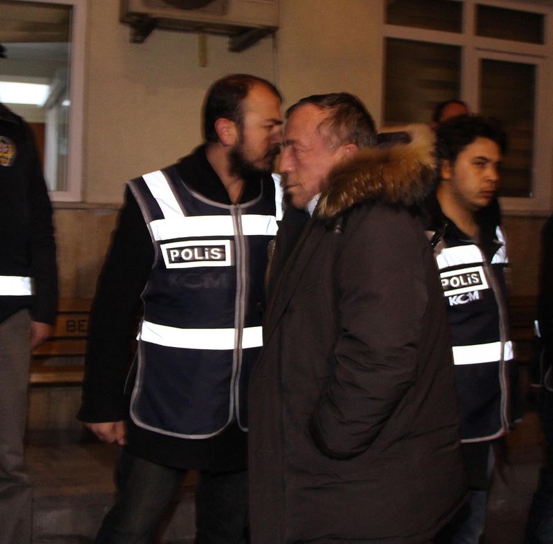 Rıza Sarraf yakalanınca bir haller oldu: Ali Ağaoğlu Türkiye'yi terk ediyor