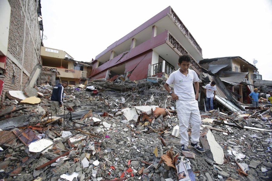 Ekvador'da depremde kaybedilenlerin anısına 8 günlük ulusal yas