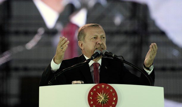 Erdoğan Davutoğlu'na çattı: Ne demek akademisyenler tutuksuz yargılanacak?