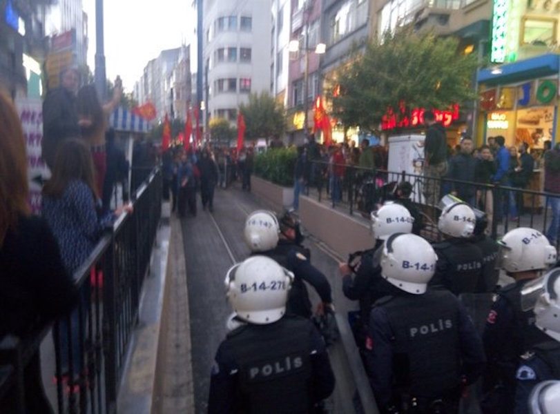 Polis Anayasa'ya saldırmayı sürdürüyor: İstanbul'da laiklik için bir araya gelenlere saldırı