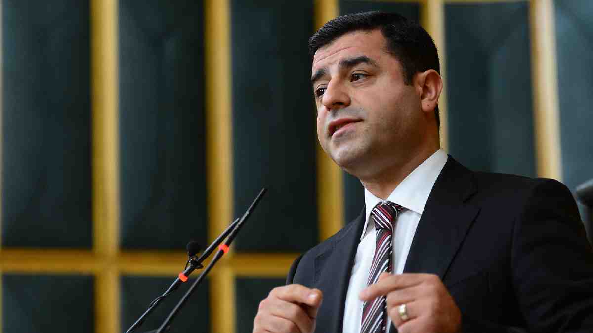Demirtaş'tan 'çay toplayan' Yargıtay Başkanı'na: Bizim mitingimize de gelin
