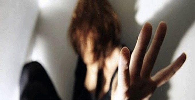 İzmir'de şizofreni hastası genç kadının başına gelmeyen kalmadı