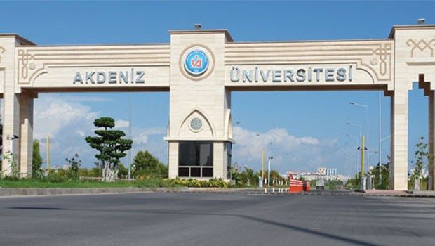 Akdeniz Üniversitesi'ne operasyon: 75 kişi gözaltında