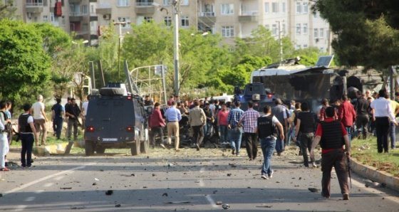 Bir AKP klasiği: Diyarbakır'daki saldırıyla ilgili yayın yasağı getirildi