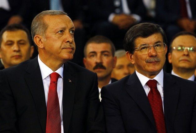 Erdoğan - Davutoğlu gerilimi Financial Times'ta