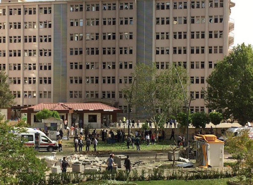 IŞİD Gaziantep Emniyet Müdürlüğü'ne saldırdı: 2 kişi hayatını kaybetti