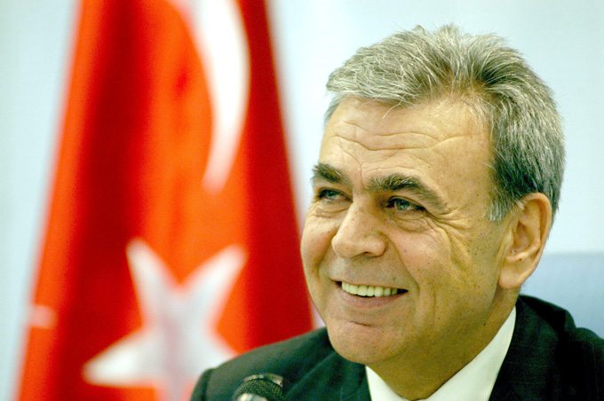 Afrin operasyonunu savunan Aziz Kocaoğlu'na AKP'den tebrik geldi