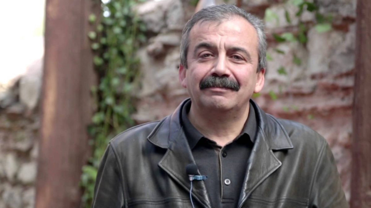 Sırrı Süreyya Önder: Başbakan'ın özel ricalarını PKK'ye götürdüm