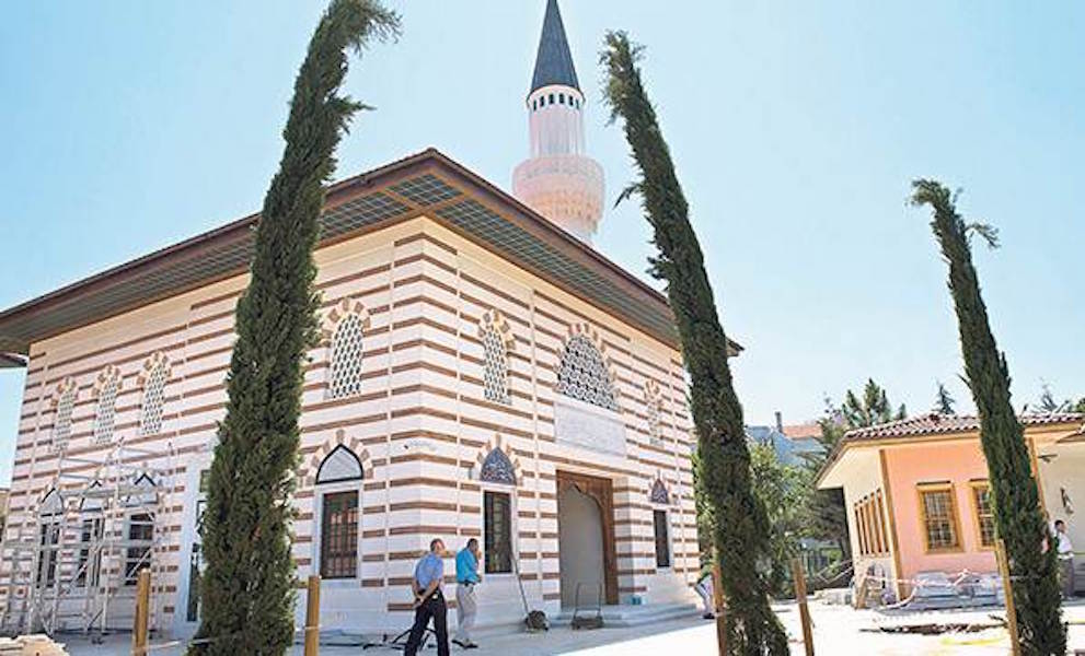 AKP'li Üsküdar Belediyesi camileri satışa çıkardı