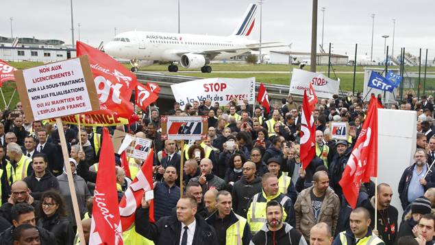 Fransa'da grev dalgasına Air France da katıldı
