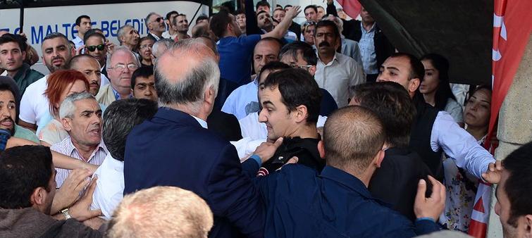 AKP'ye yürümek isteyen CHP'lilere polis engeli