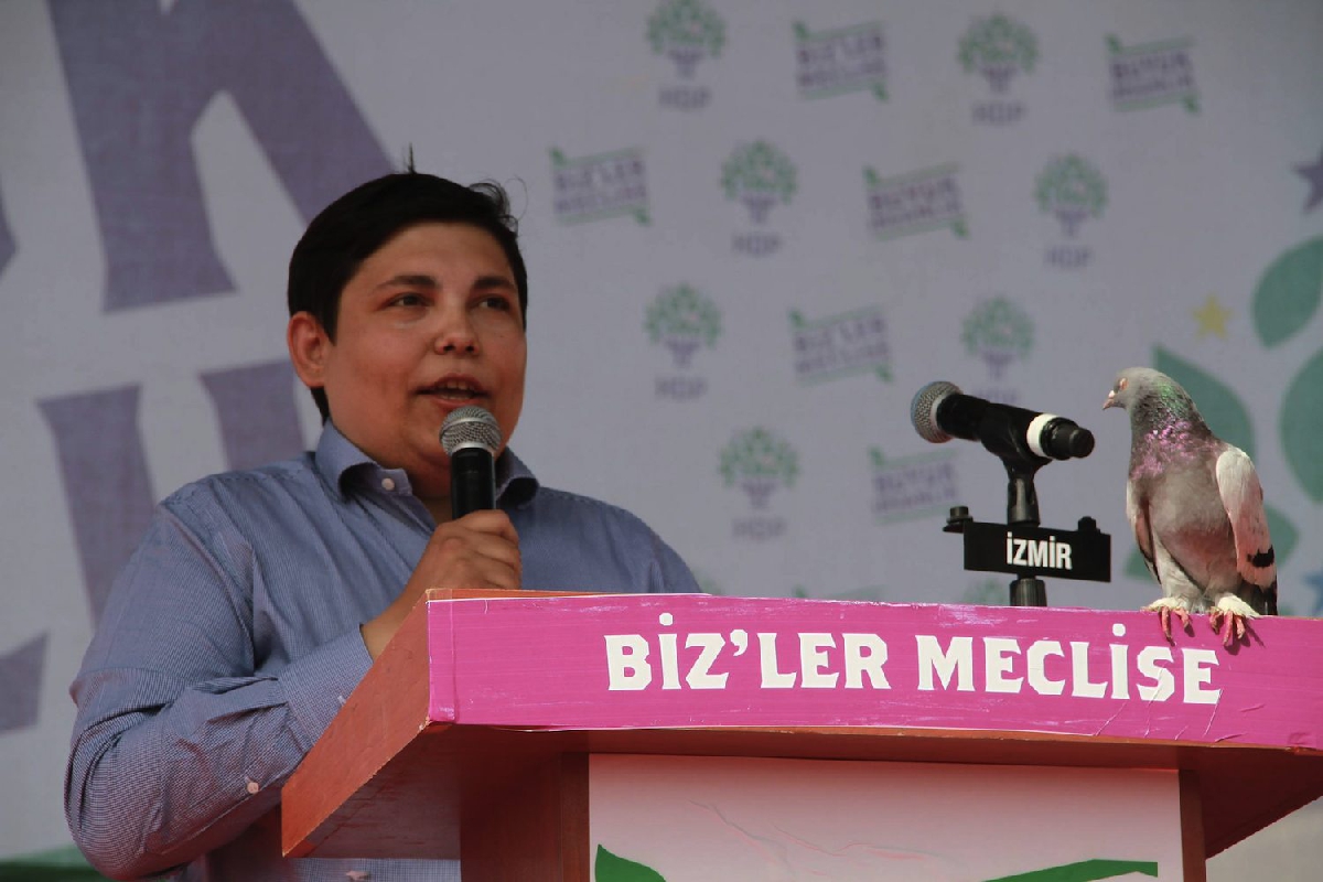 HDP'lilere 10'ar ay 'Syriza' hapsi