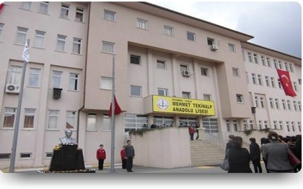 Mehmet Tekinalp Anadolu Lisesi'de isyan etti
