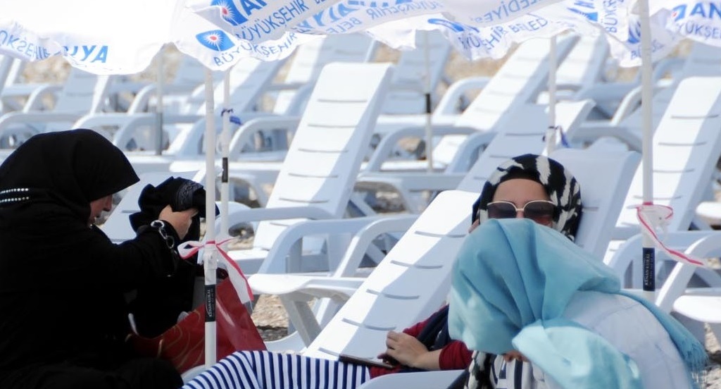 Antalya'da SİT alanına kadınlar plajı!