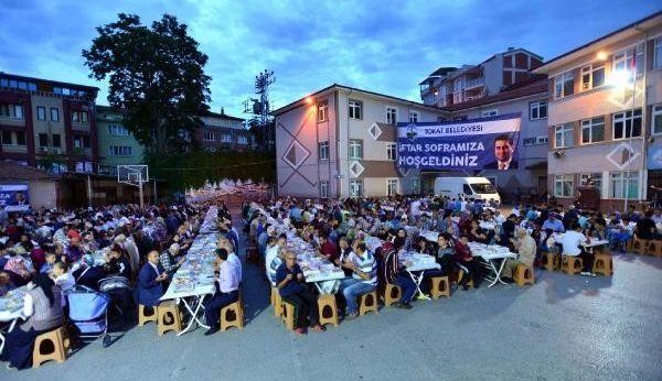 Tokat Belediyesi'nin iftarında 70 kişi zehirlendi!