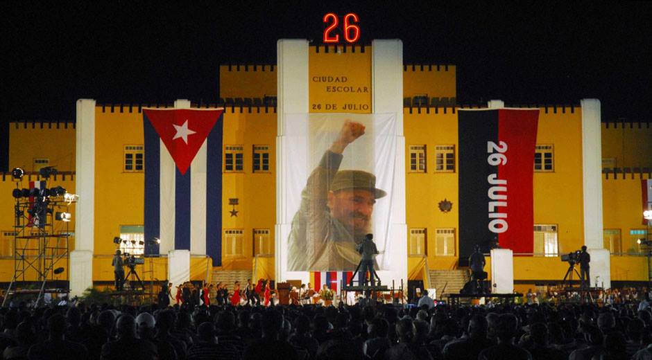 Küba devrimine sahip çıkıyor