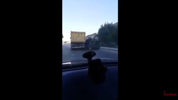 VİDEO | Ankara'da belediye kamyonu tankı böyle engellemeye çalıştı
