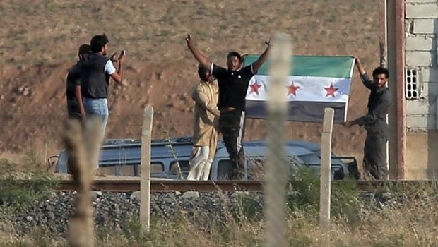 Suriye duyurdu: Hapisten kaçan 55 ÖSO'cu Türkiye'ye sığındı
