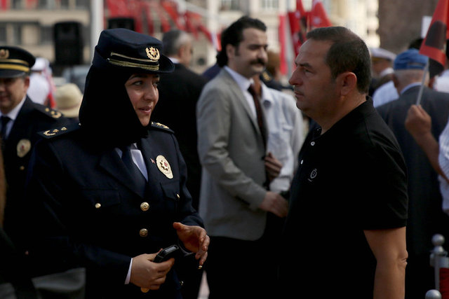 'Türbanlı' emniyet müdürü Taksim'deki törende
