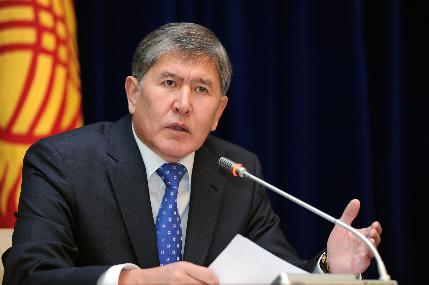'Gülen Kırgızıstan'da darbe yapacak' diyen Çavuşoğlu'na Atambayev'den yanıt