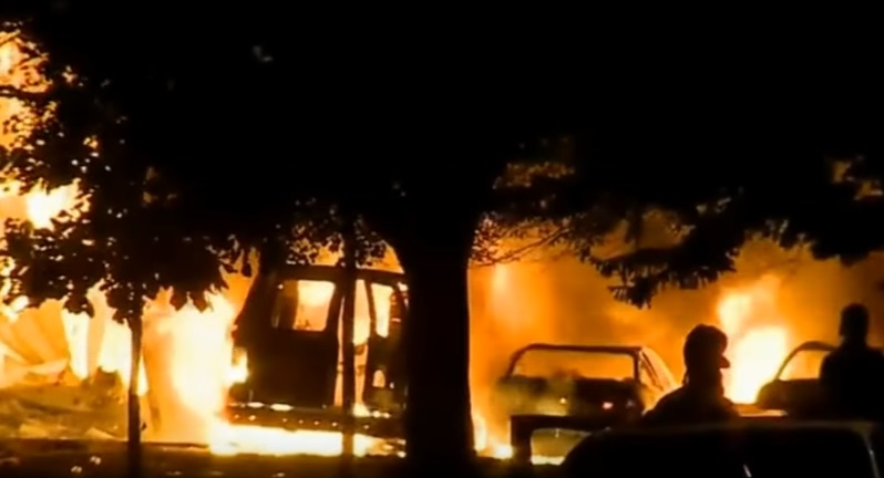 ABD'de polise tepki: Bina ve araçlar ateşe verildi