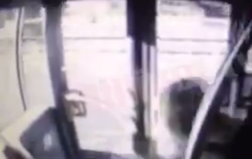 VİDEO | İşte metrobüs kazasına neden olan saldırının görüntüleri