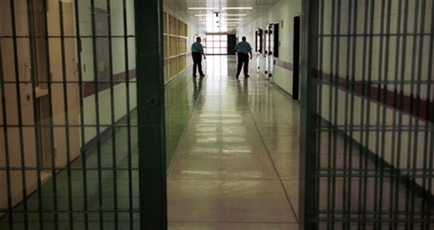 Açık cezaevi hükümlülerinin COVID-19 izinleri 2 ay uzatıldı