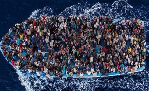 Akdeniz'de facia: 600 göçmeni taşıyan tekne alabora oldu
